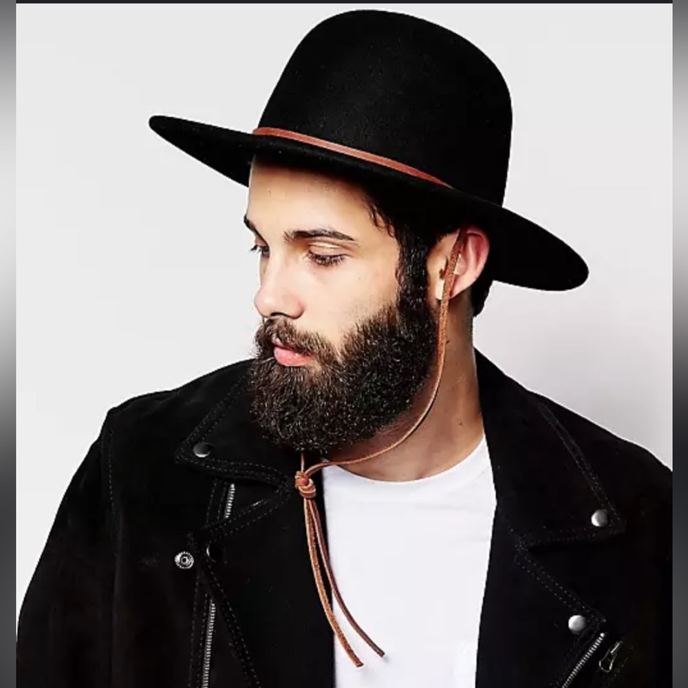 Brixton tiller hat, like new.